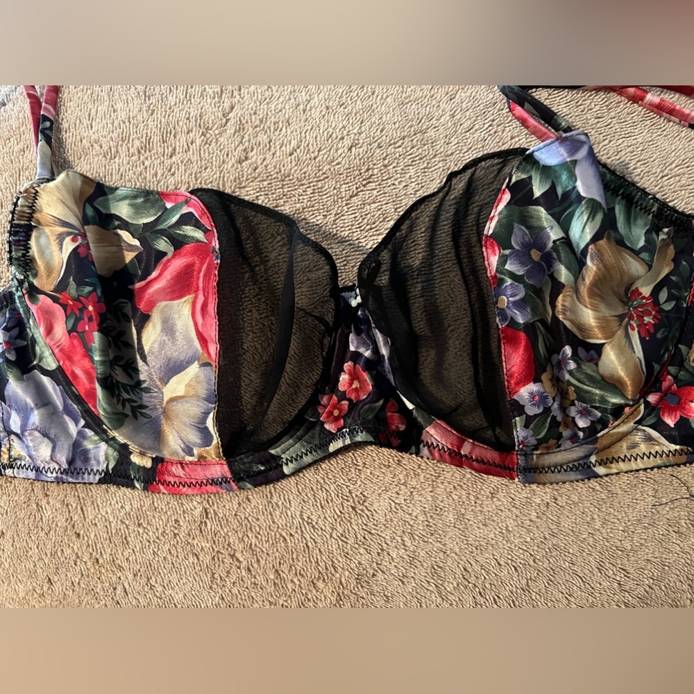 Vintage early 90s Victoria’s Secret 36C bra - black sheer and floral satin